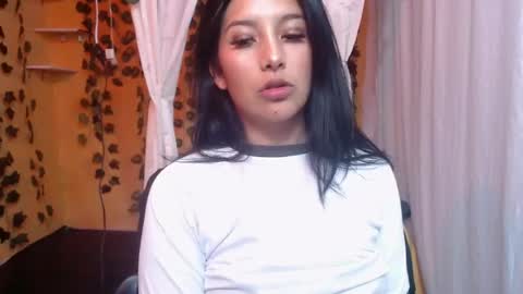 lilymoon_018 online show from April 24, 12:51 pm