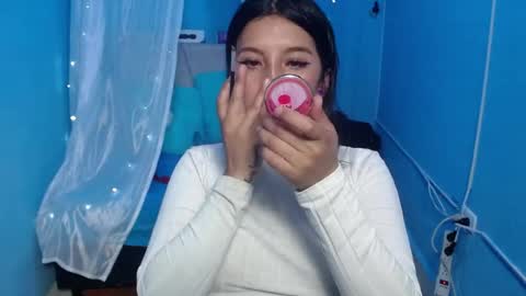 lilymoon_018 online show from June 18, 1:04 pm