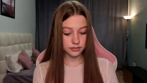 Snapshot of lilymoore69 chatting on June 18, 8:14 am Lily online show from June 18, 8:14 am
