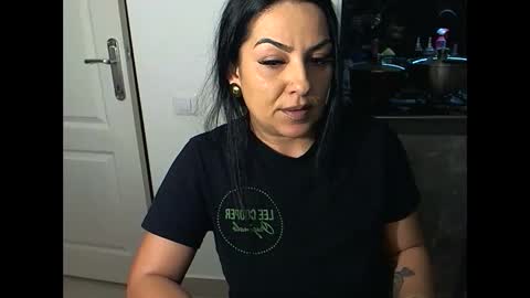 Snapshot of lilynaughty chatting on February 20, 8:53 pm lilynaughty online show from February 20, 8:53 pm