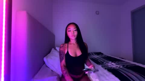 lilypowpow online show from December 5, 3:04 am