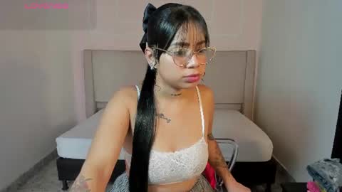 lilysmith4 online show from August 3, 5:27 pm