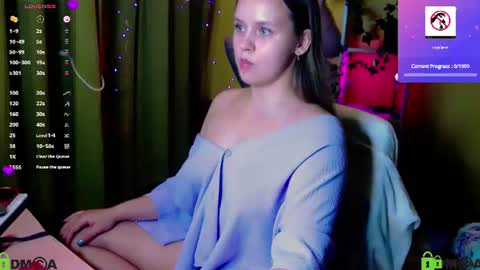 Snapshot of lilysweet13 chatting on July 10, 7:49 pm Lily online show from July 10, 7:49 pm