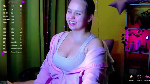 Snapshot of lilysweet13 chatting on July 29, 8:18 pm Lily online show from July 29, 8:18 pm