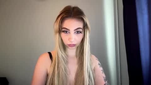 Lily online show from July 8, 5:50 pm