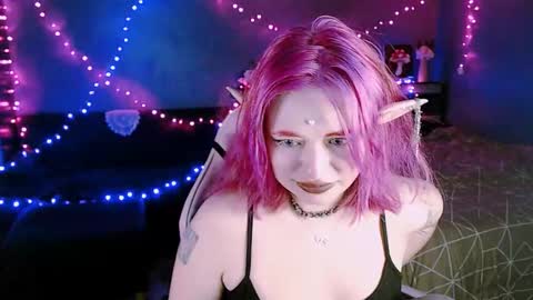 Snapshot of lina2d_tyan chatting on December 19, 4:36 pm Lina2D tyan online show from December 19, 4:36 pm