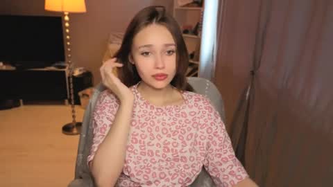 Scarlet online show from May 19, 9:26 am
