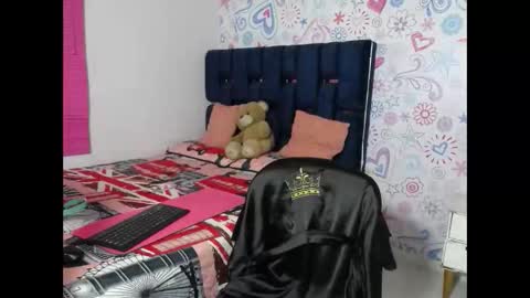 lina_clark_ online show from September 19, 1:56 pm