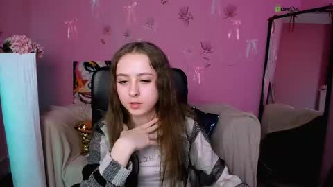 Snapshot of lina_fox12 chatting on April 20, 12:19 pm lina_fox12 online show from April 20, 12:19 pm