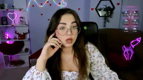 Snapshot of lina_fox12 chatting on May 5, 12:13 pm lina_fox12 online show from May 5, 12:13 pm