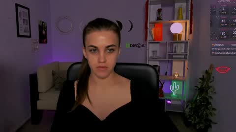 Snapshot of lina_fox12 chatting on May 11, 12:33 pm lina_fox12 online show from May 11, 12:33 pm