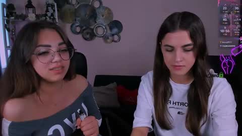 Snapshot of lina_fox12 chatting on May 22, 12:44 pm lina_fox12 online show from May 22, 12:44 pm