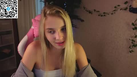 LINA online show from April 6, 1:14 am