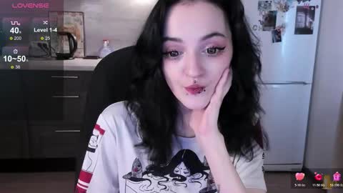 Lina 3  1715622743 online show from March 4, 8:09 am