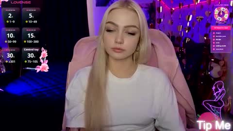 I am Lina online show from March 24, 2:55 pm