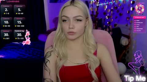 I am Lina online show from April 15, 10:11 am