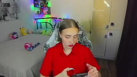 Lina online show from May 12, 9:01 pm