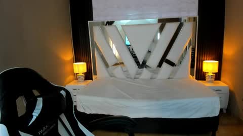  Linda  online show from January 11, 1:38 pm