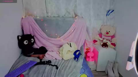 Linda online show from March 29, 2:11 am