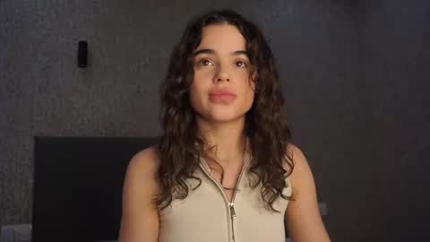 Snapshot of lindaaii chatting on March 27, 12:49 pm Linda online show from March 27, 12:49 pm