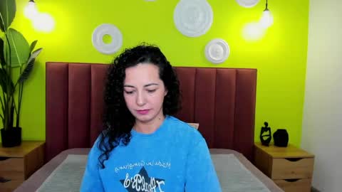 Linda online show from April 28, 1:37 am