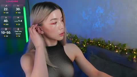 Linda online show from June 22, 5:43 pm