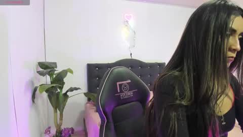 Linda  online show from March 30, 3:18 am