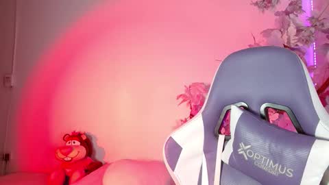 Snapshot of lindseyferrer1 chatting on January 13, 9:09 pm LINDSEYFERRER online show from January 13, 9:09 pm