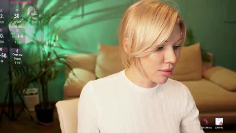 Snapshot of lindsi_luvviv chatting on January 14, 4:23 pm lindsi_luvviv online show from January 14, 4:23 pm