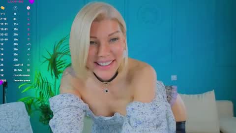 Snapshot of lindsi_luvviv chatting on June 18, 4:22 pm lindsi_luvviv online show from June 18, 4:22 pm