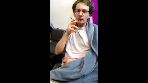 linushugebttm420 online show from April 22, 7:55 am