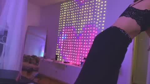 linuxgirlsudosu online show from November 11, 7:30 am