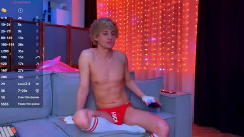 Snapshot of lionbitchkovsky chatting on March 29, 8:20 pm lionbitchkovsky online show from March 29, 8:20 pm