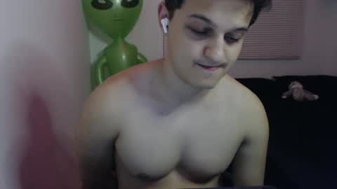 Snapshot of lioncluess chatting on March 17, 10:46 pm Lion Cluess online show from March 17, 10:46 pm