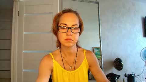 Snapshot of lioraweiss chatting on June 23, 12:25 pm Liora Weiss online show from June 23, 12:25 pm