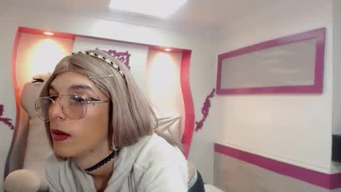 Lis  online show from January 18, 6:34 pm