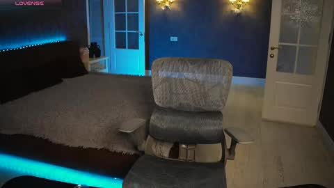 Snapshot of lisa_elfy chatting on May 12, 4:15 pm lisa_elfy online show from May 12, 4:15 pm