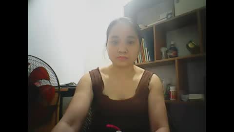 lisa_hanw online show from May 1, 1:32 am