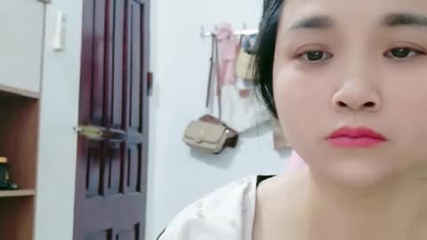 lisa_hanw online show from May 10, 8:36 pm