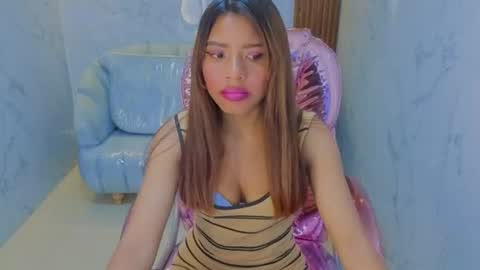 Snapshot of lisa_s1 chatting on June 17, 8:43 pm Liz online show from June 17, 8:43 pm