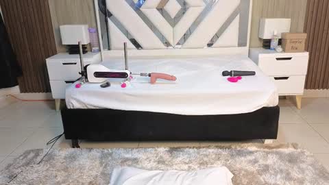 lisa_sweetas online show from February 11, 1:32 am