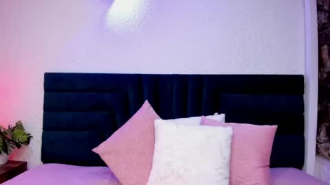 lisa white  online show from May 20, 8:37 pm