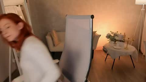 Lisa Aris online show from April 22, 3:57 pm