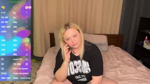 Lisa online show from March 8, 5:39 pm