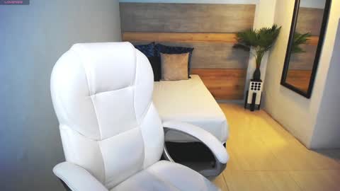 Liseth Fox online show from February 25, 1:20 am