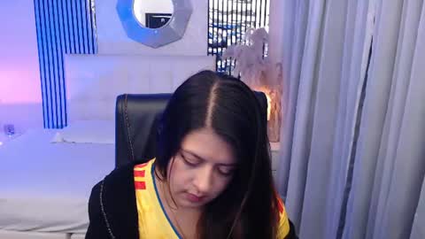 Snapshot of liss_black chatting on June 18, 9:25 am Andrea online show from June 18, 9:25 am