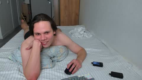 Alfie online show from December 14, 3:18 am