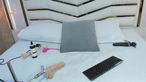 lisse_palmerr online show from March 1, 1:22 am