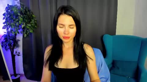 Isabel online show from June 29, 7:58 am