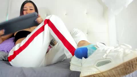   online show from October 25, 1:51 pm